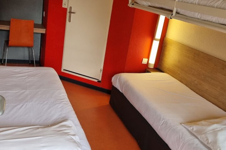 Room 4 of 29