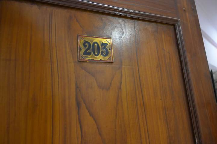 Room 28 of 106