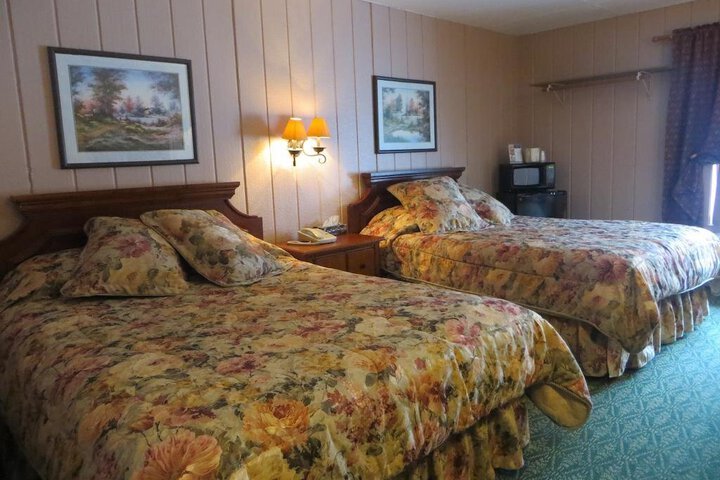 MOTEL 72