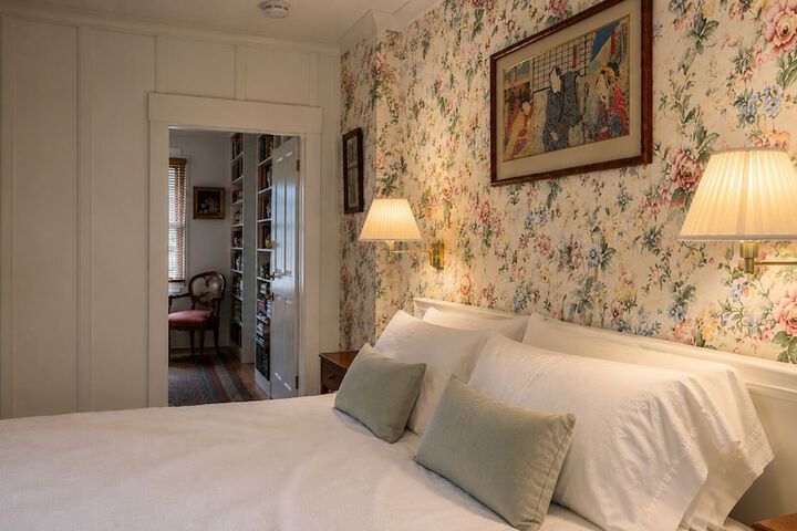 Room 6 of 44