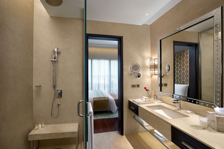 Room 6 of 48