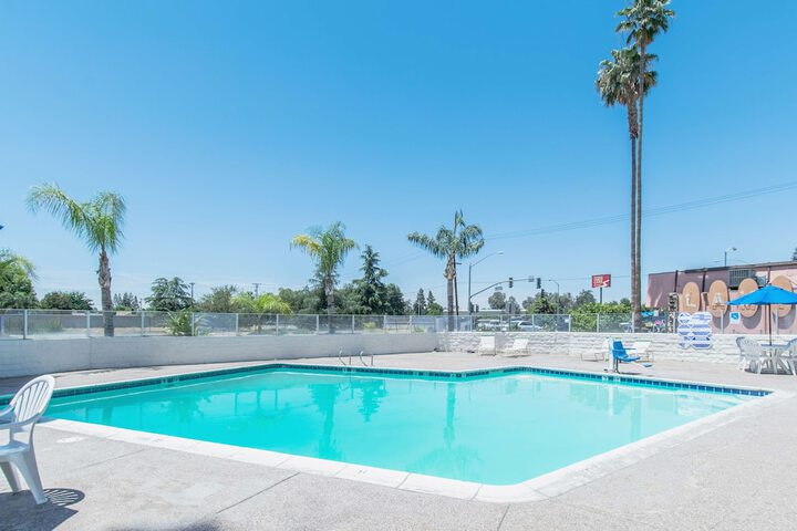 Hotel Pool