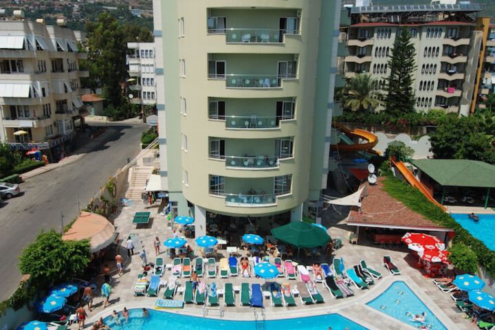 Hotel with Pool