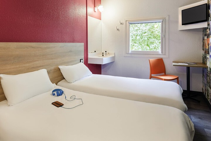 Room 14 of 40