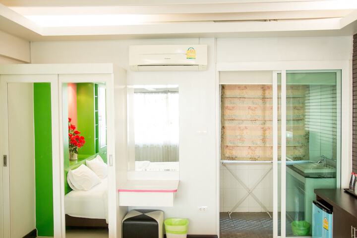 Room 6 of 30