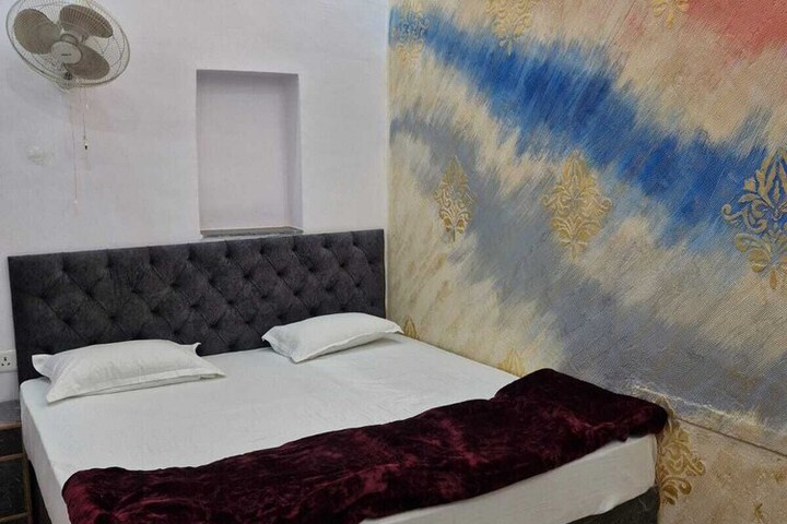 Room 36 of 76