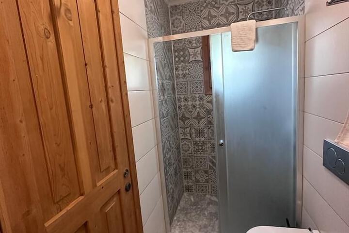 Room 125 of 127