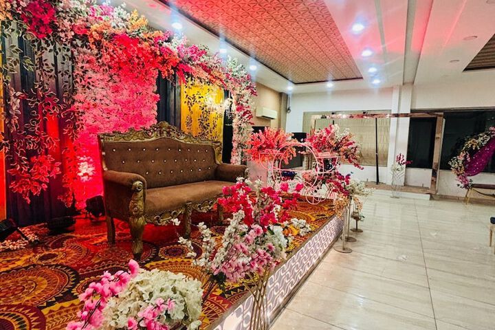 Ballroom/Hall 18 of 25