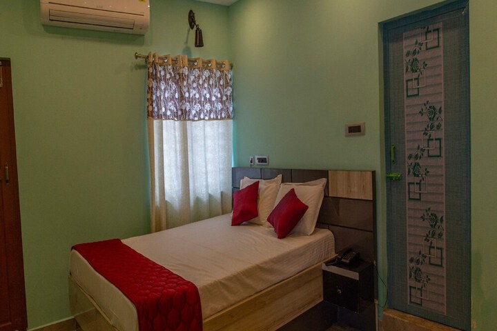Room 9 of 31