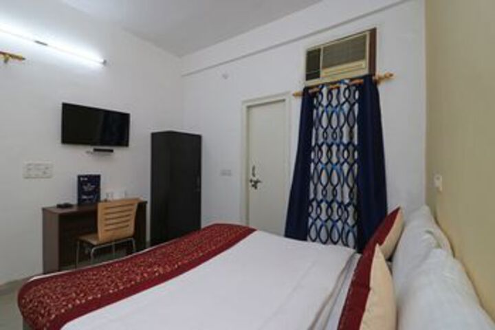 Room 4 of 22
