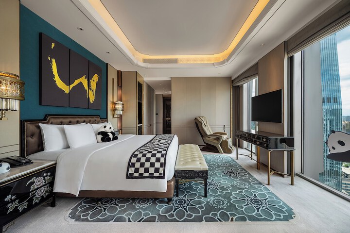 Room 42 of 90
