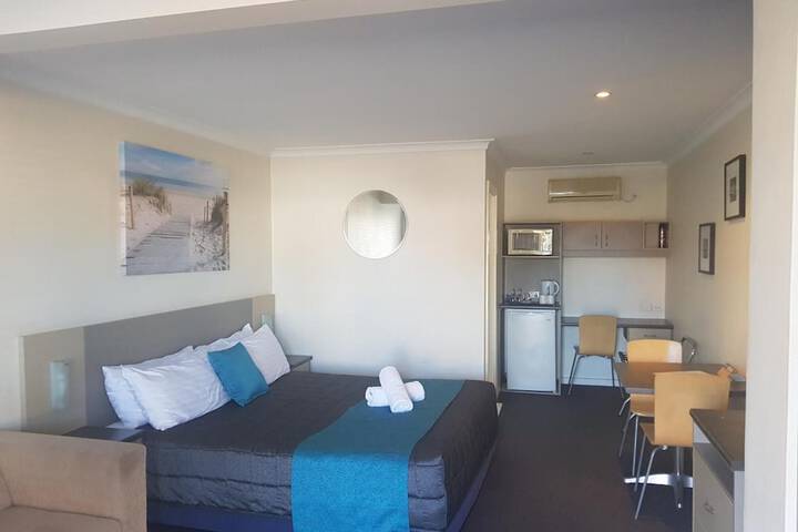 Room 17 of 35