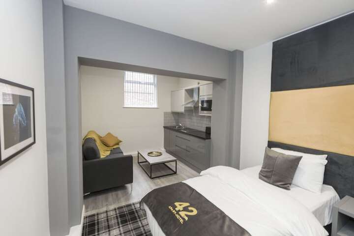 Room 6 of 144