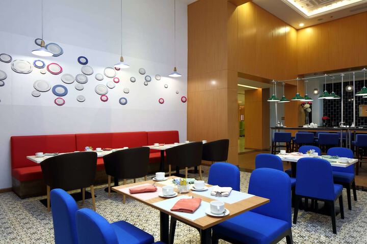 Dining 44 of 78