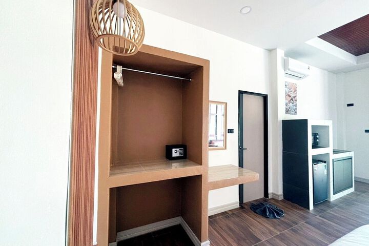 Room 17 of 47
