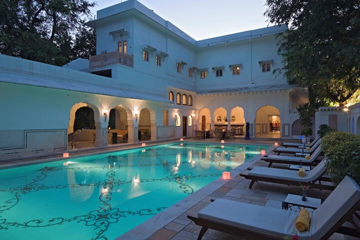 Pool 11 of 37