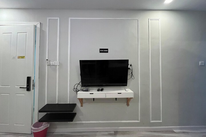Room 9 of 50