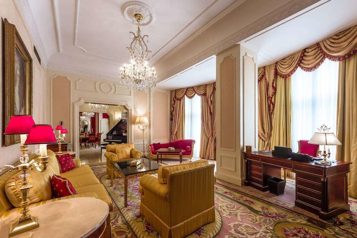 Entrance & Lobby