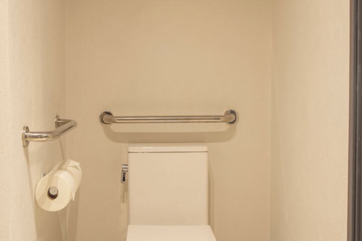 Room 13 of 82