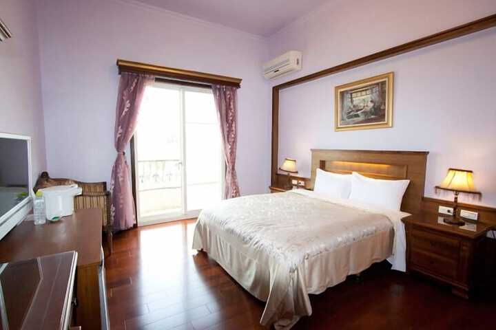 Room 30 of 59