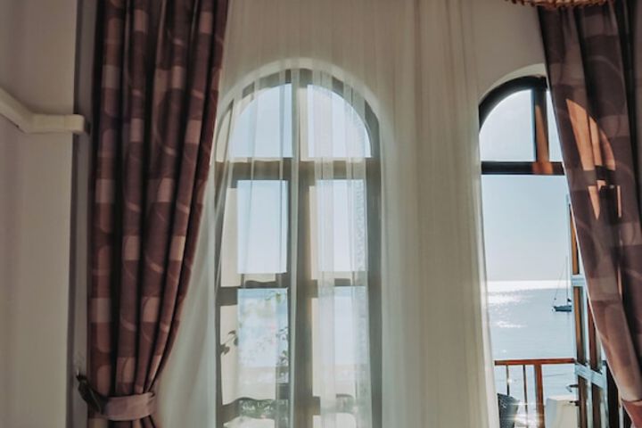 Room 42 of 228