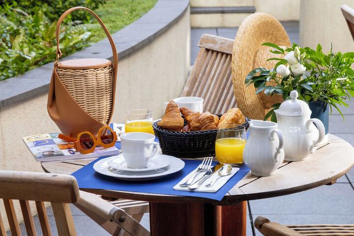 Breakfast/Coffee Service 40 of 43