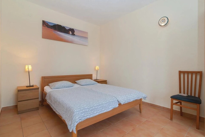 Amazing Home in Praznica With 4 Bedrooms Wifi and Outdoor Swimming Pool