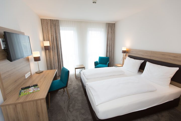 Room 4 of 35