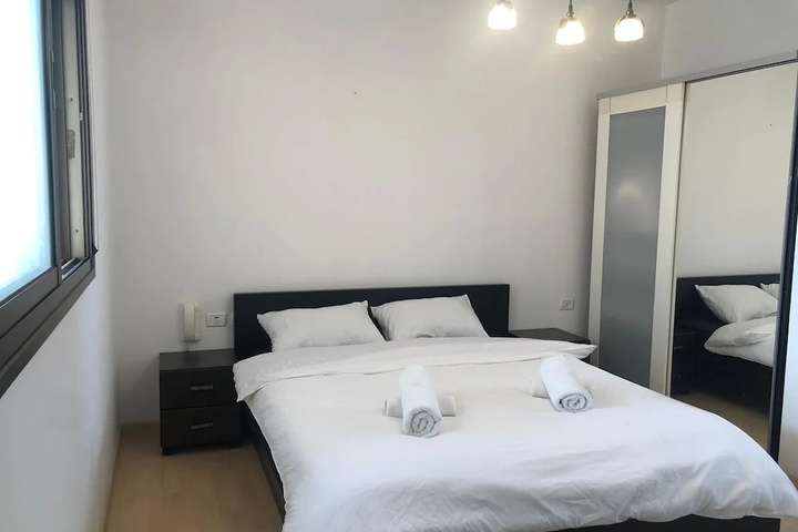 Room 6 of 21