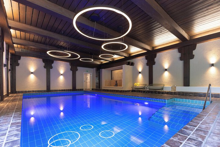 Pools & Facilities