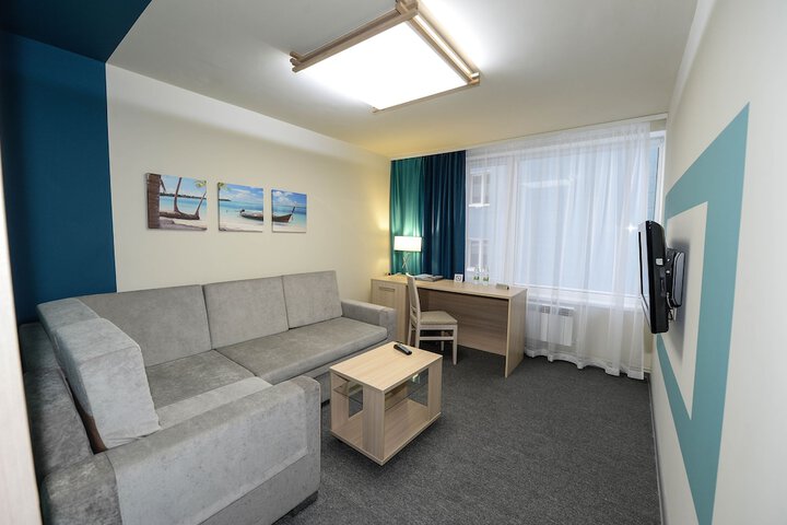 Room 16 of 93