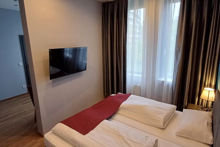 Room 17 of 87