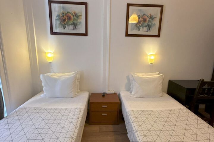 Room 48 of 157