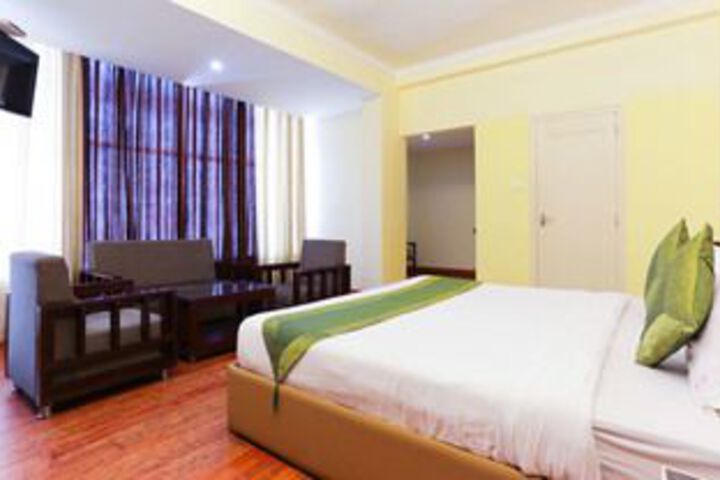 Room 15 of 33