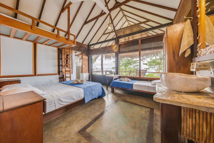 Room 2 of 80