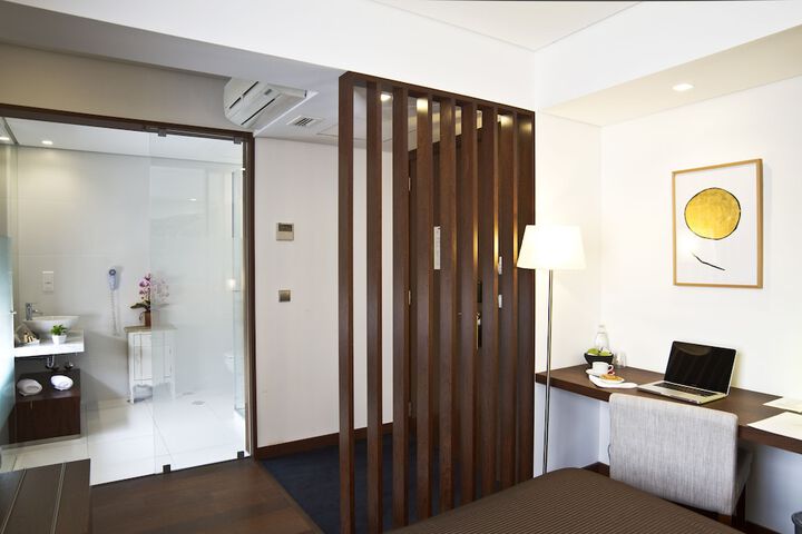 Room 5 of 63