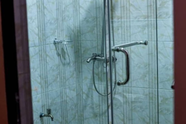 Room 15 of 32