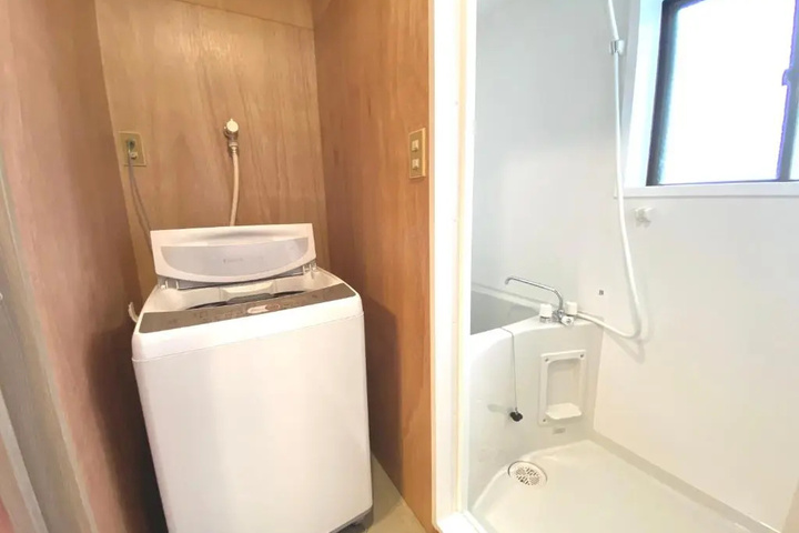 Room 8 of 15