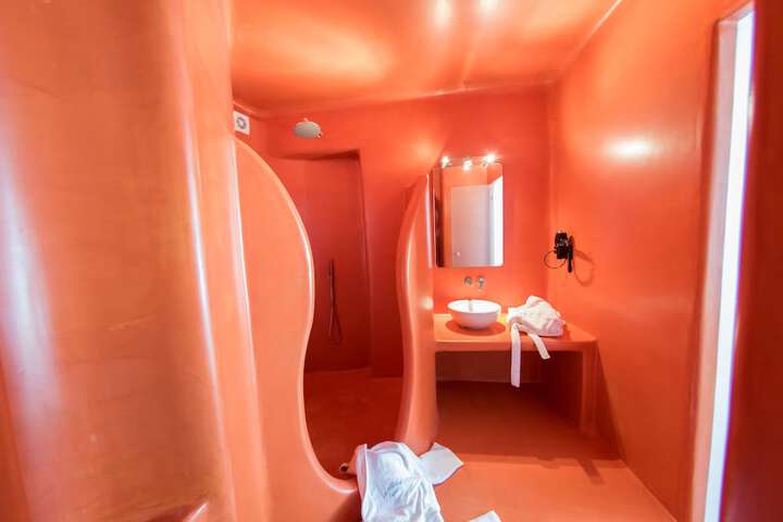 Room 172 of 230