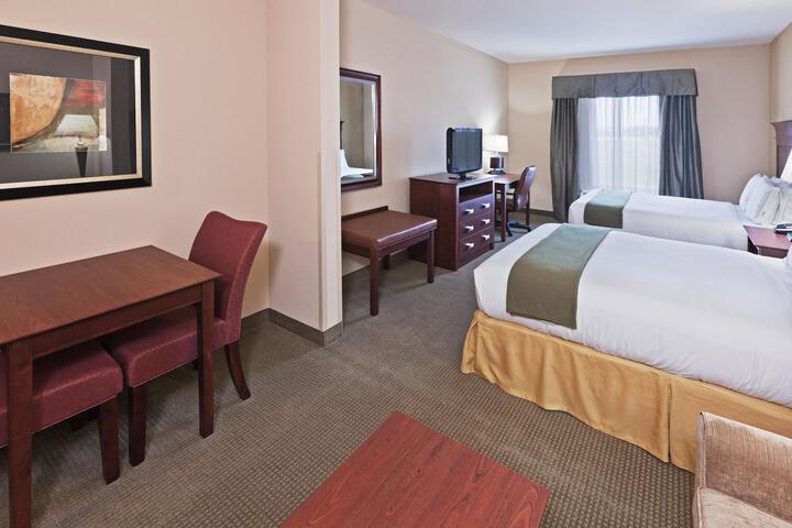 1 King Bed Suite Additional Living Area (2 of 4)