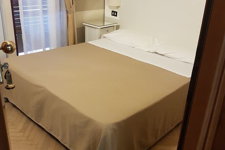 Room 13 of 39