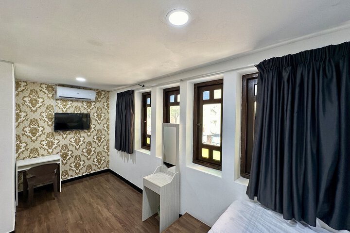 Room 17 of 39