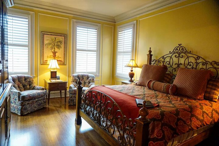 Room 12 of 227