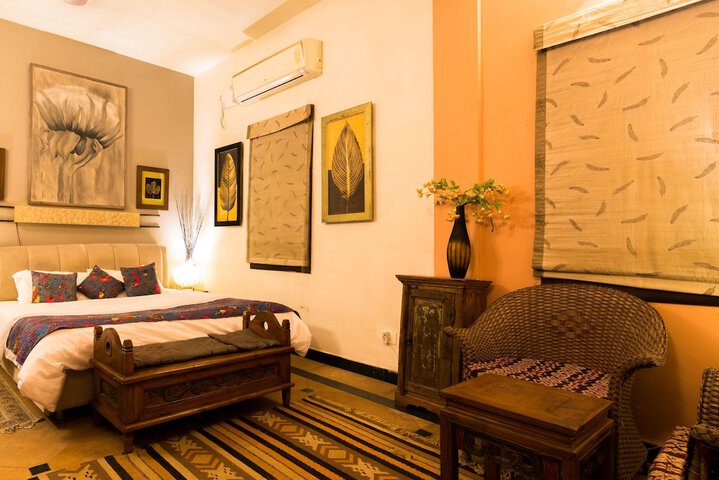 Room 8 of 20