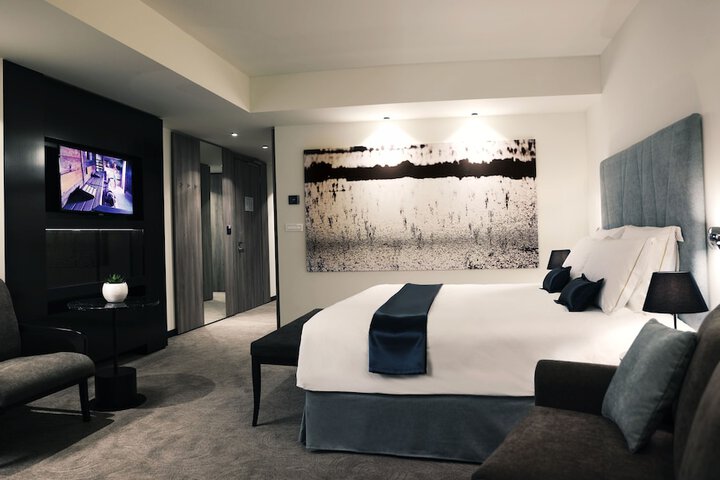 Room 7 of 50