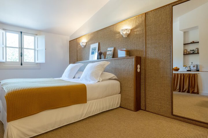 Room 9 of 89