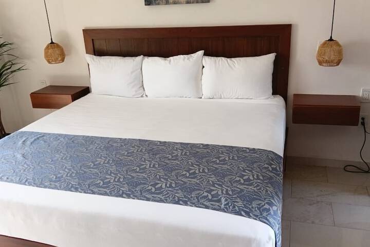 Room 9 of 29