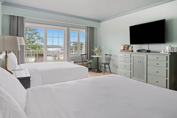 2 Queen Beds Partial Harbour View Balcony (1 of 9)