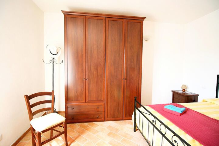 Room 10 of 186