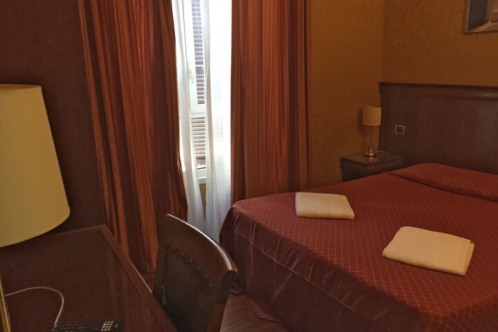 Room 20 of 48